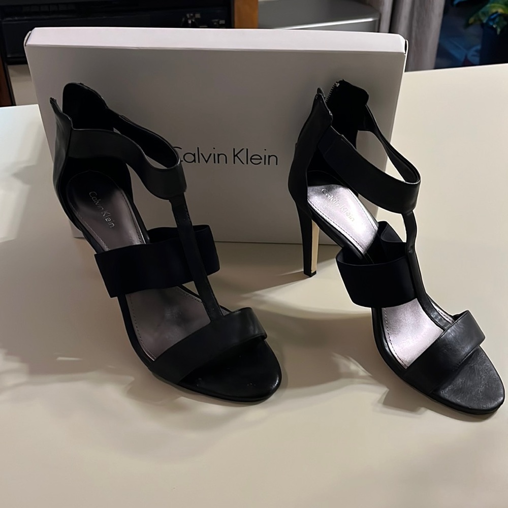 Size 11 black strappy heel